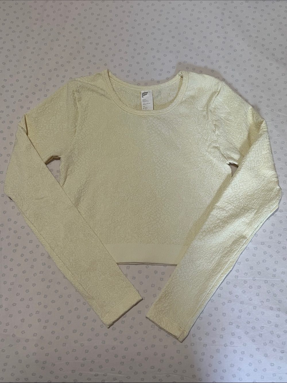 Fabletics Long-Sleeve Textured Active Crop Top Light Yellow